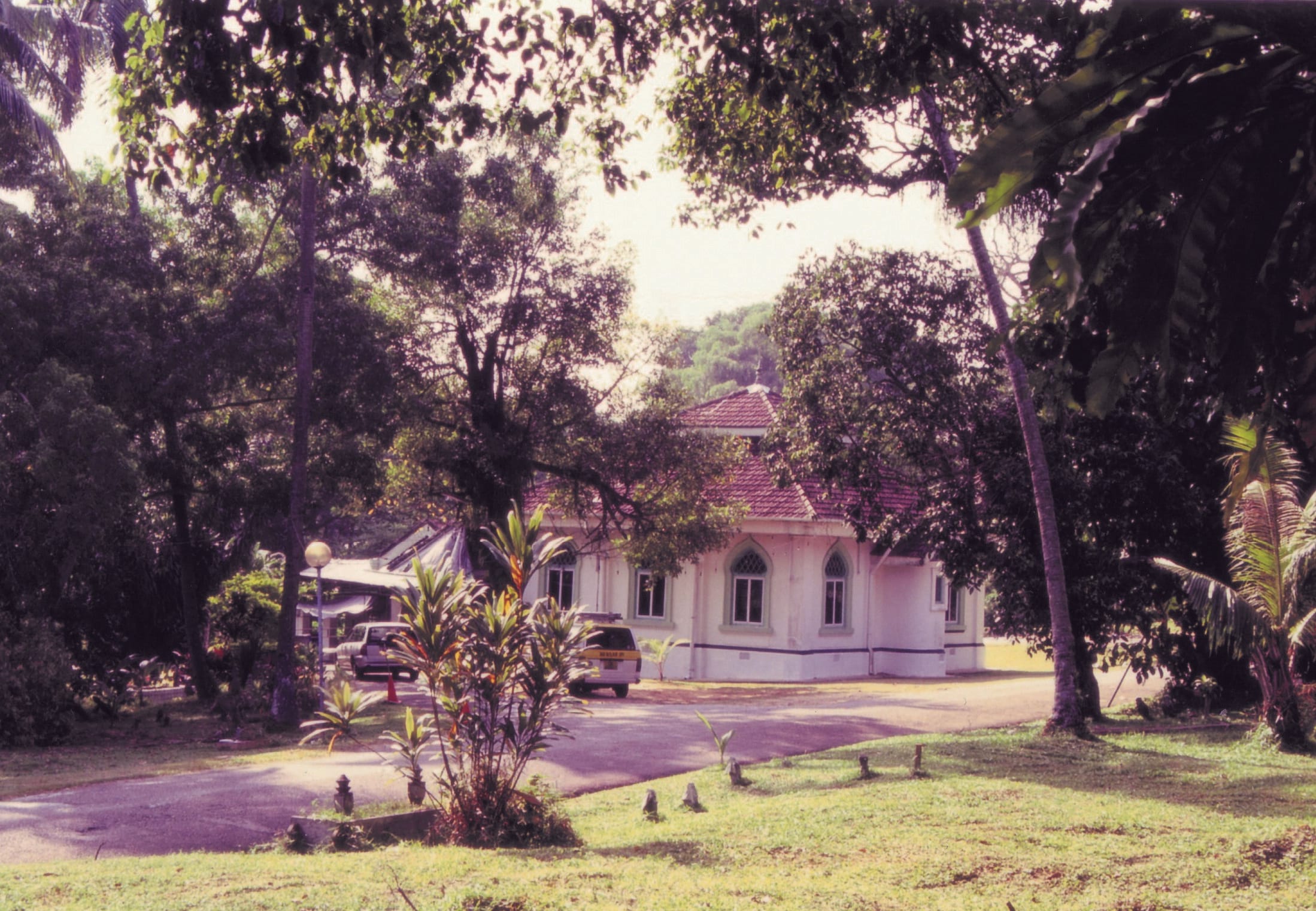 The side and back of Bidadari mosque. Courtesy of Goh Si Guim.